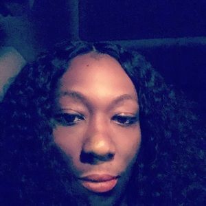 Meet your Posher, Kendra